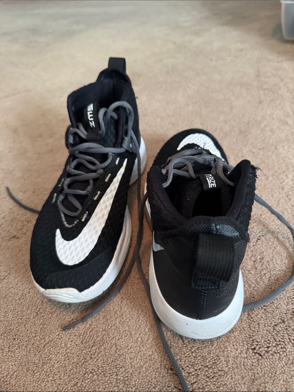 Nike Black and White Athletic Sneakers with Gray Laces